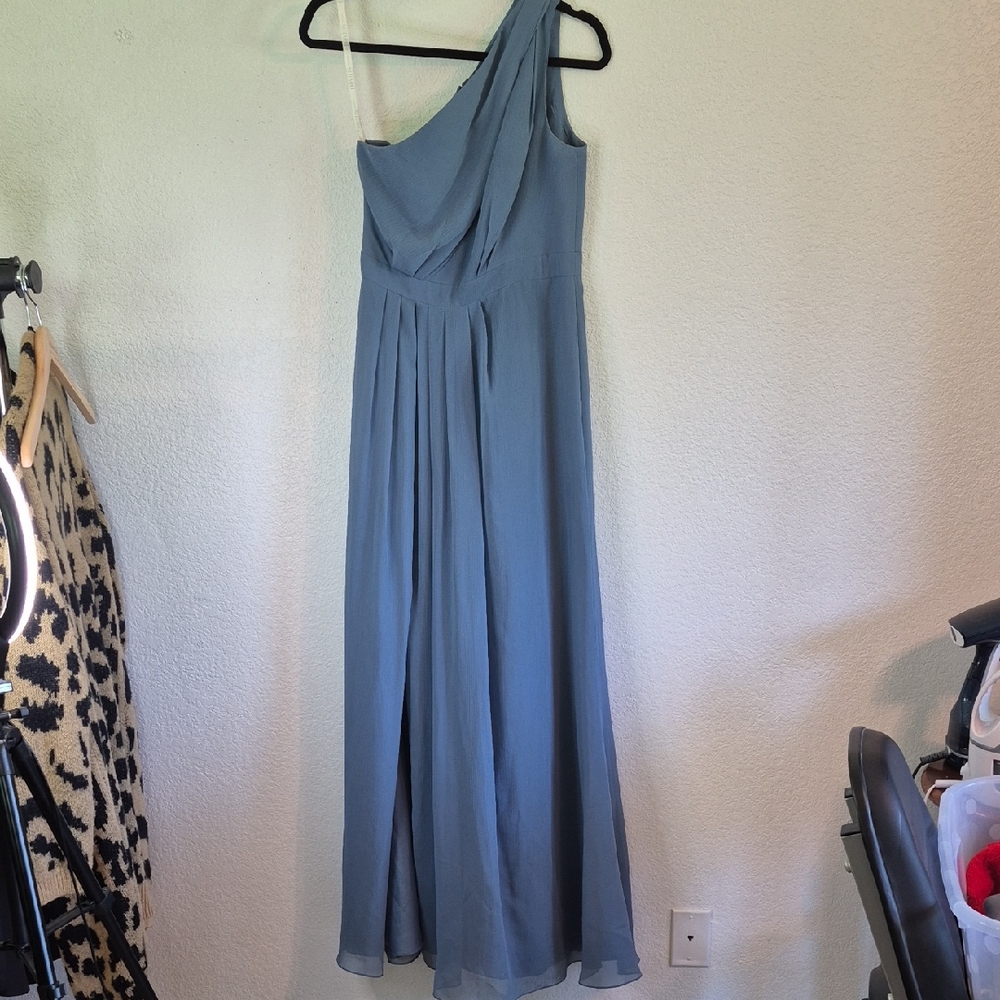 David's Bridal One Shoulder Dress in Light Denim Blue Sz 6 Flowy Lightweight
